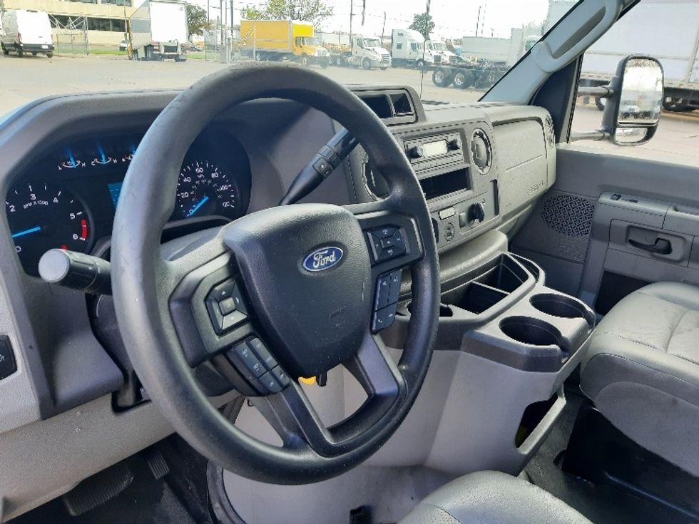 Light Duty Box Truck-Light and Medium Duty Trucks-Ford-2022-E350-Fort Worth-TX-66,164\n\t\tmiles-$ 34,250 - Image 17