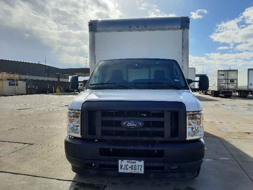 Light Duty Box Truck-Light and Medium Duty Trucks-Ford-2022-E350-Fort Worth-TX-66,164\n\t\tmiles-$ 34,250 - Image 2