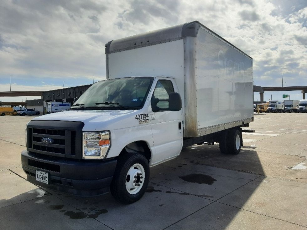 Light Duty Box Truck-Light and Medium Duty Trucks-Ford-2022-E350-Fort Worth-TX-66,164\n\t\tmiles-$ 34,250 - Image 3