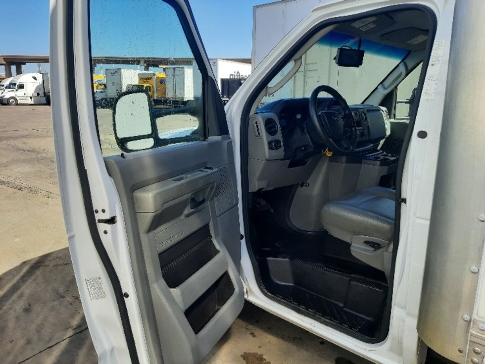 Light Duty Box Truck-Light and Medium Duty Trucks-Ford-2022-E350-Fort Worth-TX-78,671\n\t\tmiles-$ 33,250 - Image 16