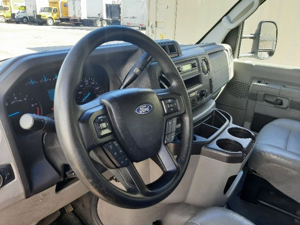 Light Duty Box Truck-Light and Medium Duty Trucks-Ford-2022-E350-Fort Worth-TX-78,671\n\t\tmiles-$ 33,250 - Image 18