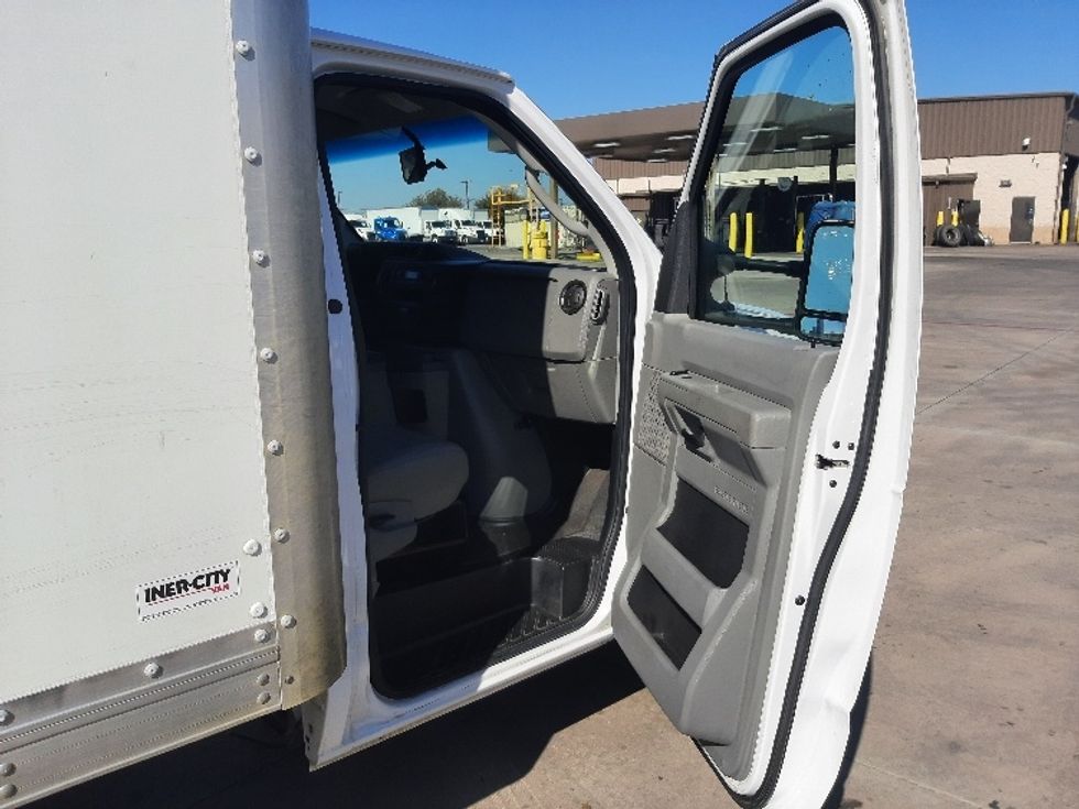 Light Duty Box Truck-Light and Medium Duty Trucks-Ford-2022-E350-Fort Worth-TX-78,671\n\t\tmiles-$ 33,250 - Image 20