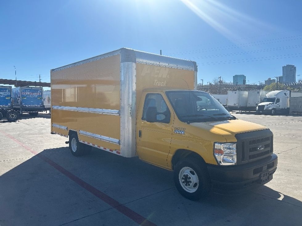 Light Duty Box Truck-Light and Medium Duty Trucks-Ford-2022-E350-Fort Worth-TX-88,652\n\t\tmiles-$ 29,250 - Image 1