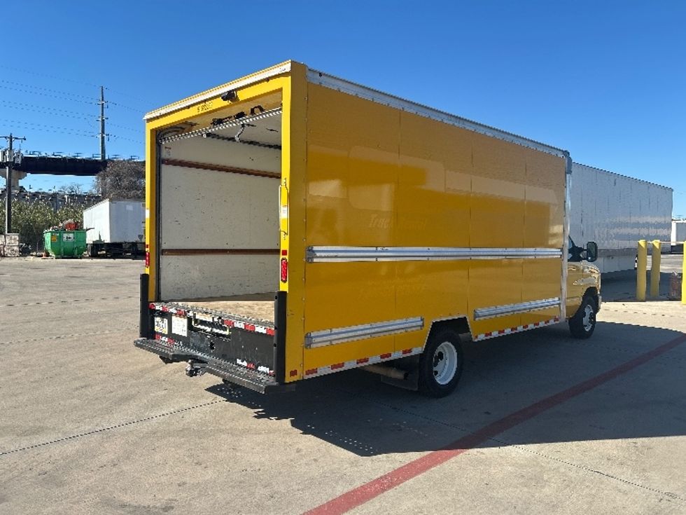 Light Duty Box Truck-Light and Medium Duty Trucks-Ford-2022-E350-Fort Worth-TX-88,652\n\t\tmiles-$ 29,250 - Image 13
