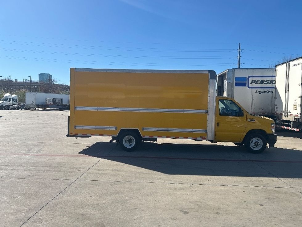 Light Duty Box Truck-Light and Medium Duty Trucks-Ford-2022-E350-Fort Worth-TX-88,652\n\t\tmiles-$ 29,250 - Image 15