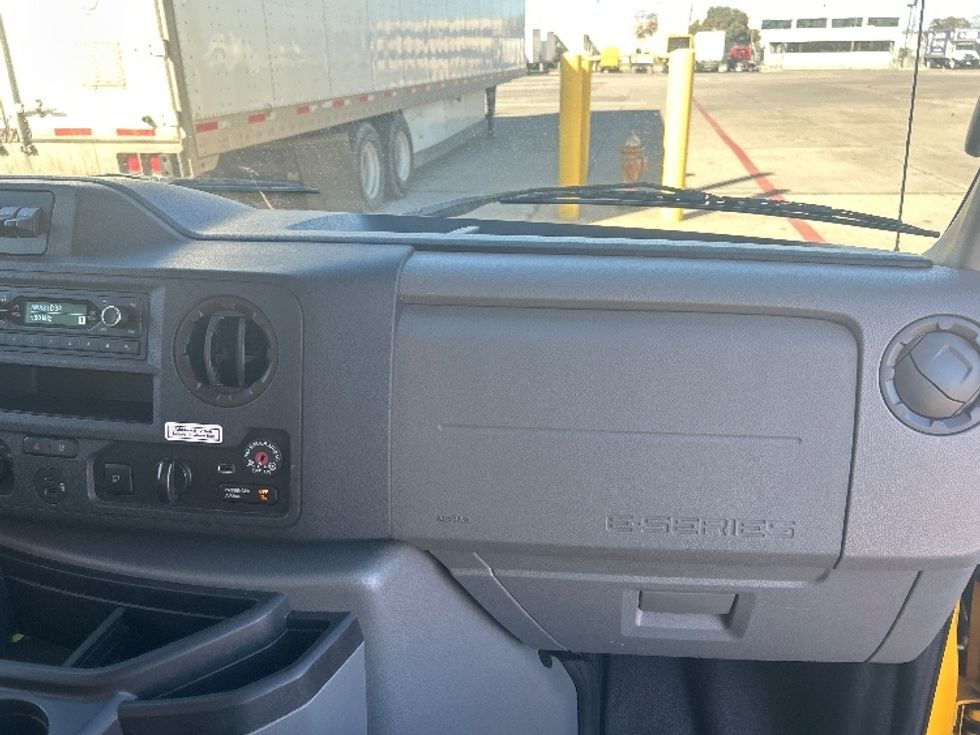 Light Duty Box Truck-Light and Medium Duty Trucks-Ford-2022-E350-Fort Worth-TX-88,652\n\t\tmiles-$ 29,250 - Image 21