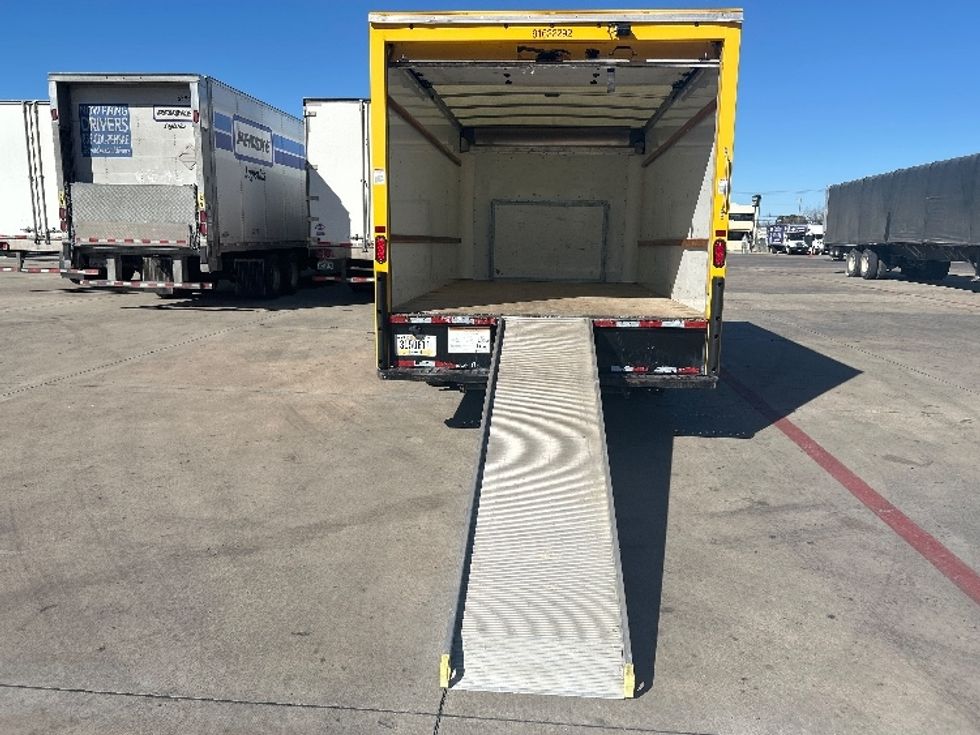 Light Duty Box Truck-Light and Medium Duty Trucks-Ford-2022-E350-Fort Worth-TX-88,652\n\t\tmiles-$ 29,250 - Image 9