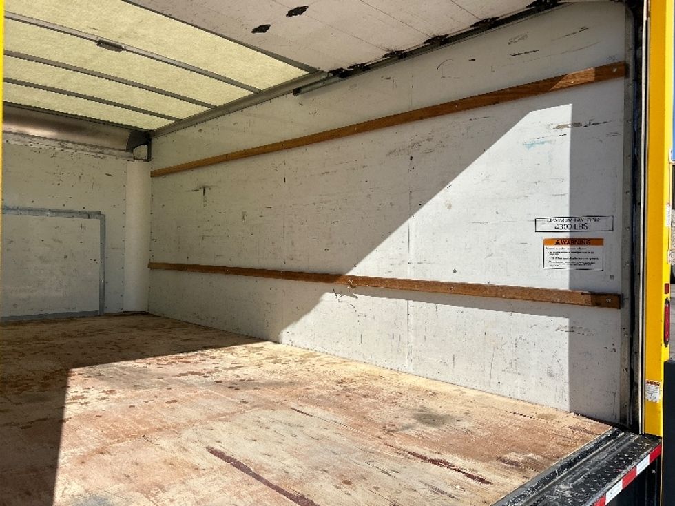 Light Duty Box Truck-Light and Medium Duty Trucks-Ford-2022-E350-Fort Worth-TX-88,854\n\t\tmiles-$ 29,250 - Image 11