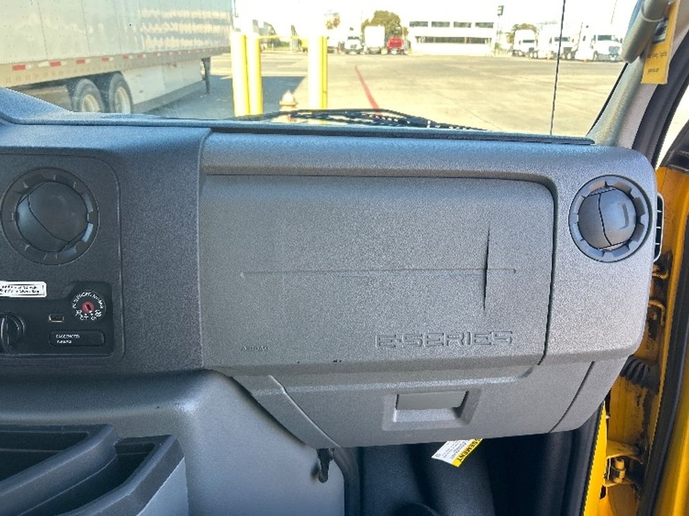 Light Duty Box Truck-Light and Medium Duty Trucks-Ford-2022-E350-Fort Worth-TX-88,854\n\t\tmiles-$ 29,250 - Image 20