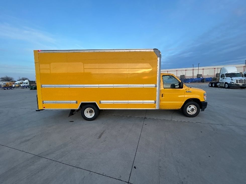 Light Duty Box Truck-Light and Medium Duty Trucks-Ford-2022-E350-Fort Worth-TX-96,544\n\t\tmiles-$ 28,250 - Image 15