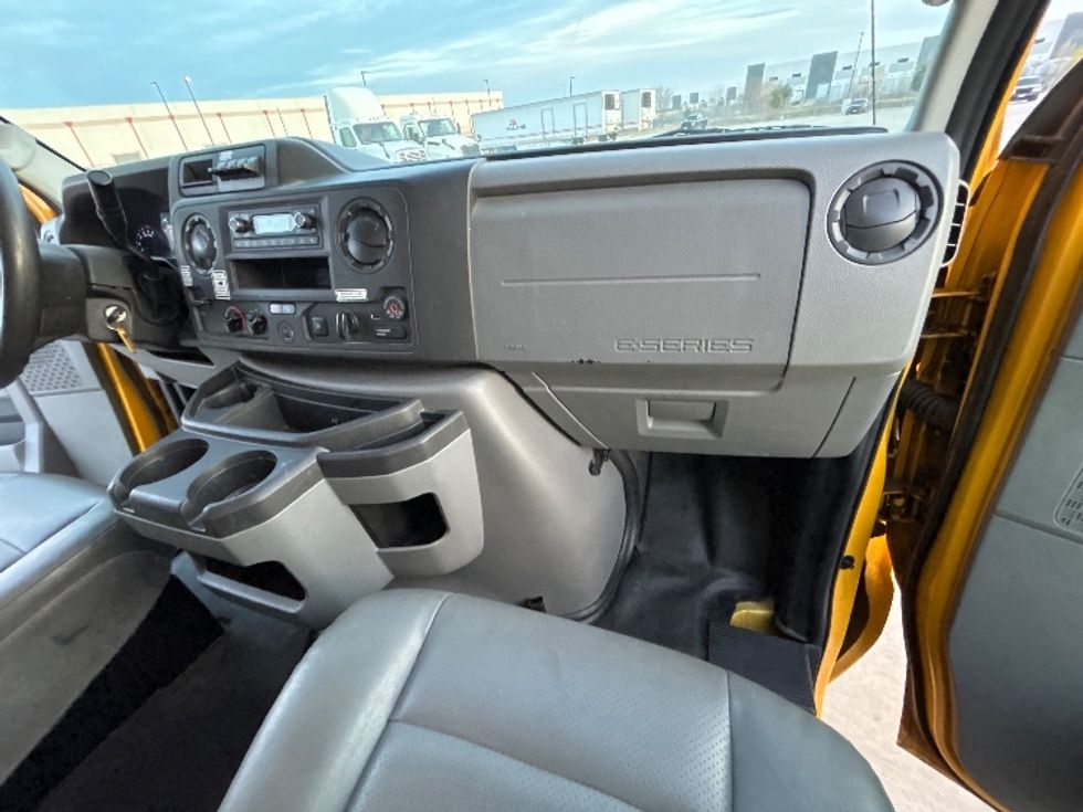Light Duty Box Truck-Light and Medium Duty Trucks-Ford-2022-E350-Fort Worth-TX-96,544\n\t\tmiles-$ 28,250 - Image 21