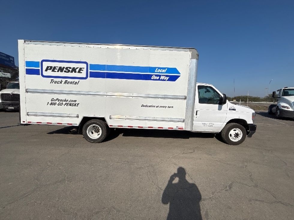 Light Duty Box Truck-Light and Medium Duty Trucks-Ford-2022-E350-Fresno-CA-116,587\n\t\tmiles-$ 29,250 - Image 13