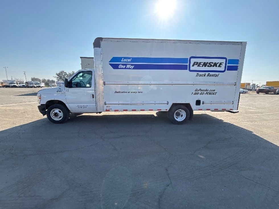 Light Duty Box Truck-Light and Medium Duty Trucks-Ford-2022-E350-Fresno-CA-116,587\n\t\tmiles-$ 29,250 - Image 4