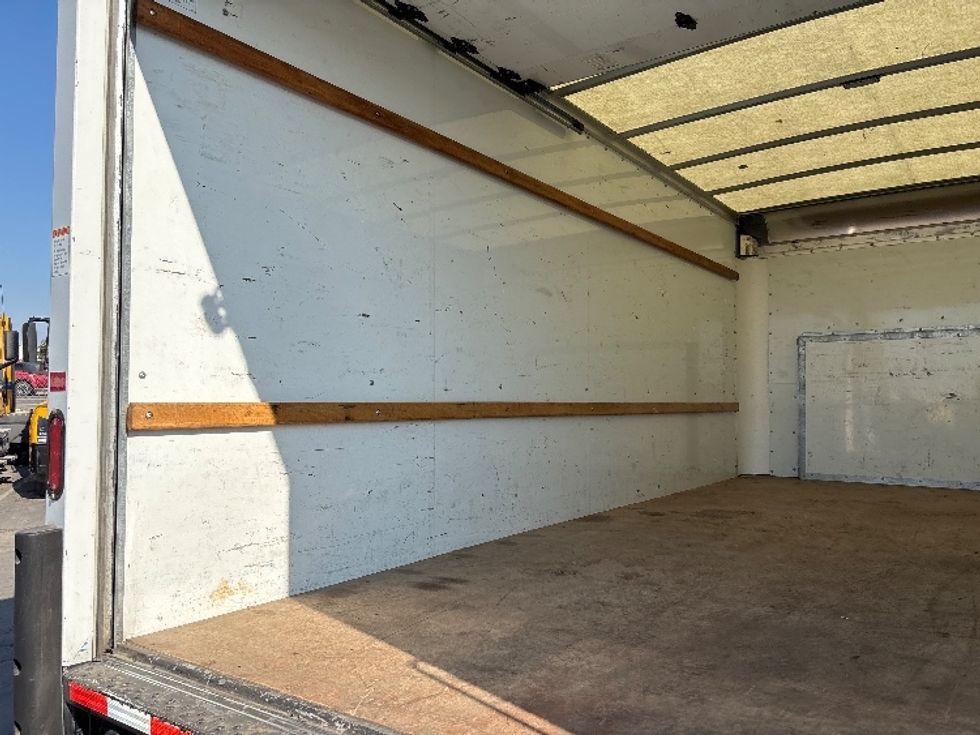 Light Duty Box Truck-Light and Medium Duty Trucks-Ford-2022-E350-Fresno-CA-116,587\n\t\tmiles-$ 29,250 - Image 9