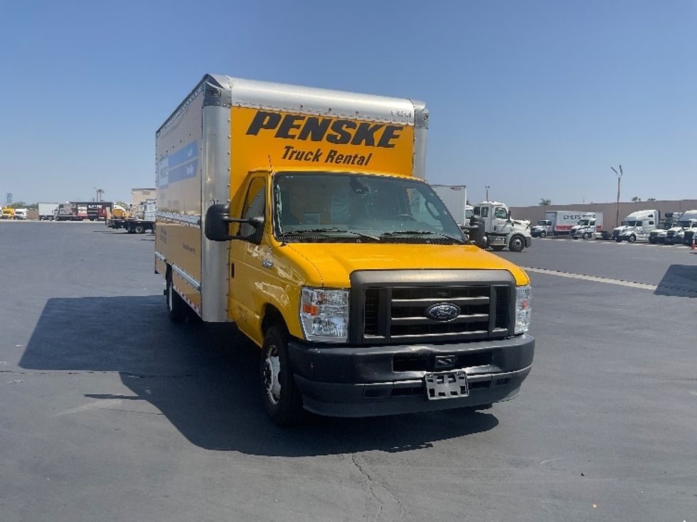 Light Duty Box Truck-Light and Medium Duty Trucks-Ford-2022-E350-Fresno-CA-63,795\n\t\tmiles-$ 33,000 - Image 1