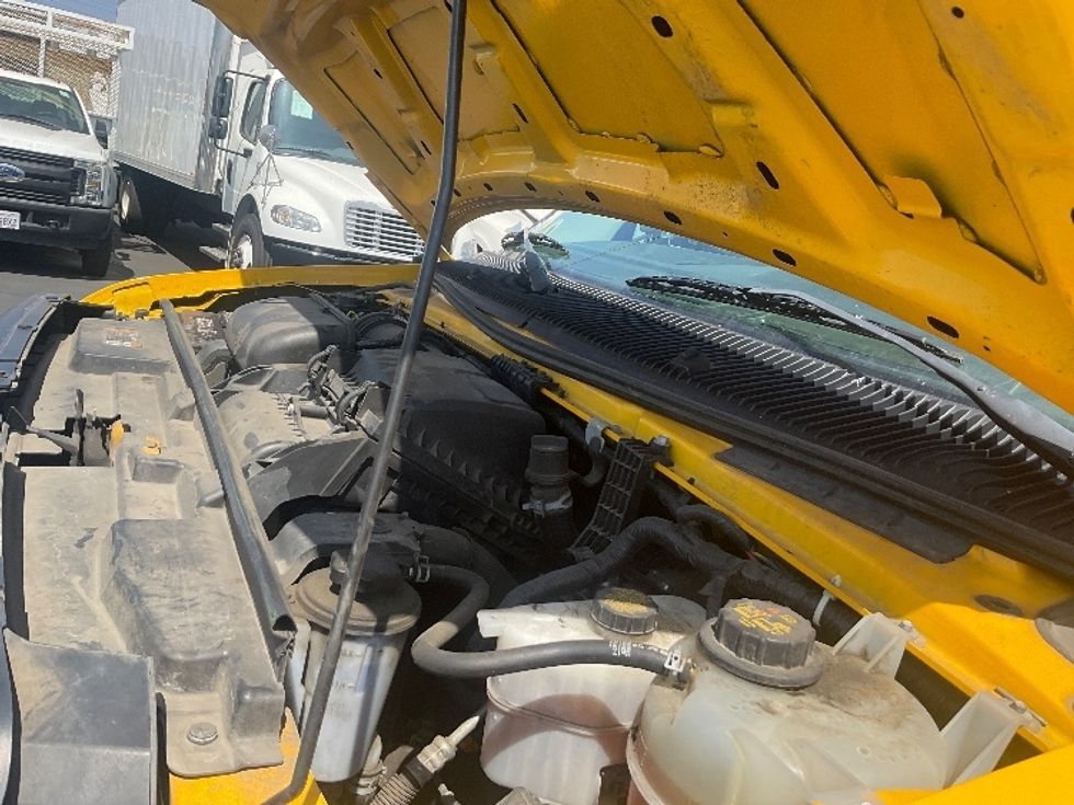 Light Duty Box Truck-Light and Medium Duty Trucks-Ford-2022-E350-Fresno-CA-63,795\n\t\tmiles-$ 33,000 - Image 24