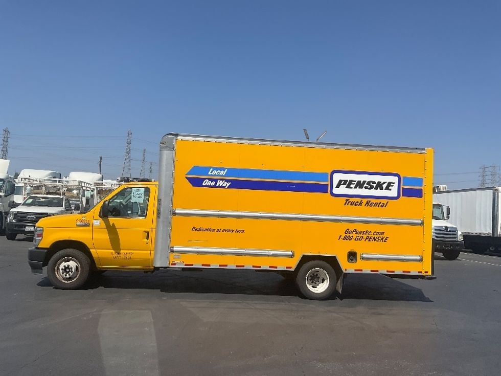 Light Duty Box Truck-Light and Medium Duty Trucks-Ford-2022-E350-Fresno-CA-63,795\n\t\tmiles-$ 33,000 - Image 4