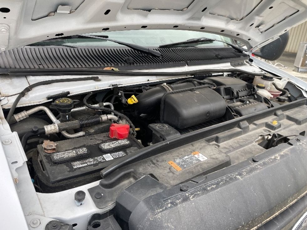 Light Duty Box Truck-Light and Medium Duty Trucks-Ford-2022-E350-Fresno-CA-70,436\n\t\tmiles-$ 43,250 - Image 21