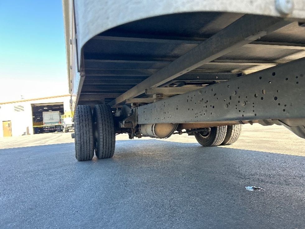 Light Duty Box Truck-Light and Medium Duty Trucks-Ford-2022-E350-Fresno-CA-72,698\n\t\tmiles-$ 32,500 - Image 15