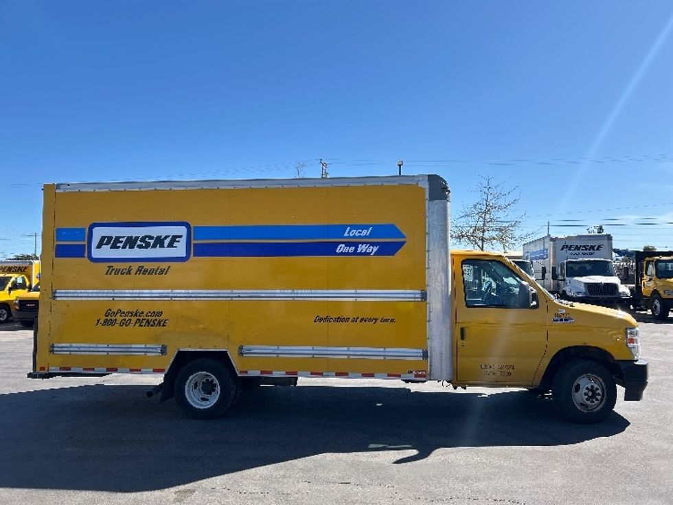 Light Duty Box Truck-Light and Medium Duty Trucks-Ford-2022-E350-Fresno-CA-72,698\n\t\tmiles-$ 32,500 - Image 16