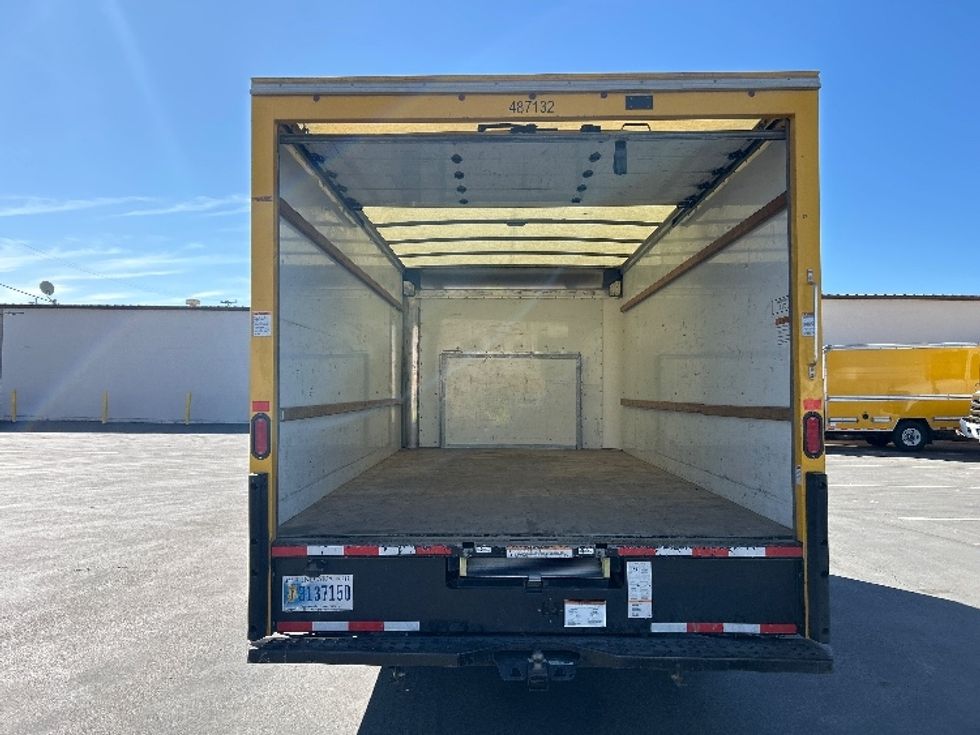 Light Duty Box Truck-Light and Medium Duty Trucks-Ford-2022-E350-Fresno-CA-72,698\n\t\tmiles-$ 32,500 - Image 7