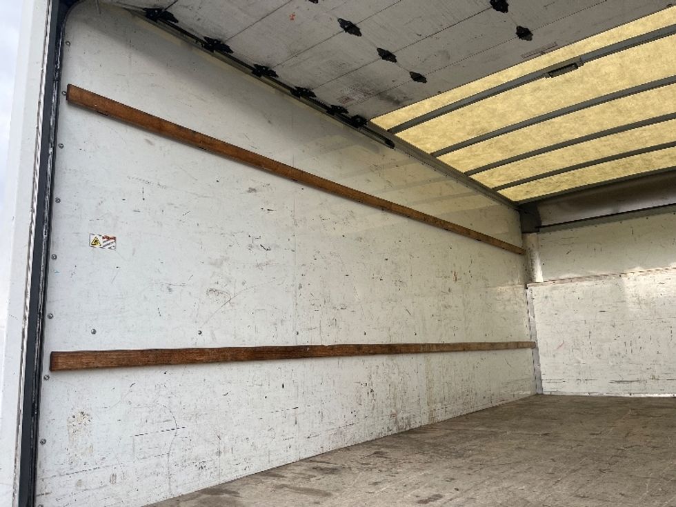 Light Duty Box Truck-Light and Medium Duty Trucks-Ford-2022-E350-Fresno-CA-79,345\n\t\tmiles-$ 32,250 - Image 10