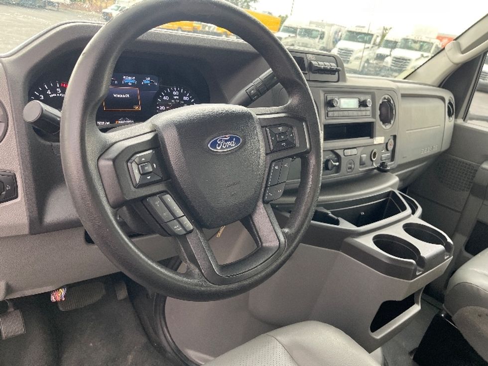 Light Duty Box Truck-Light and Medium Duty Trucks-Ford-2022-E350-Fresno-CA-79,345\n\t\tmiles-$ 32,250 - Image 15