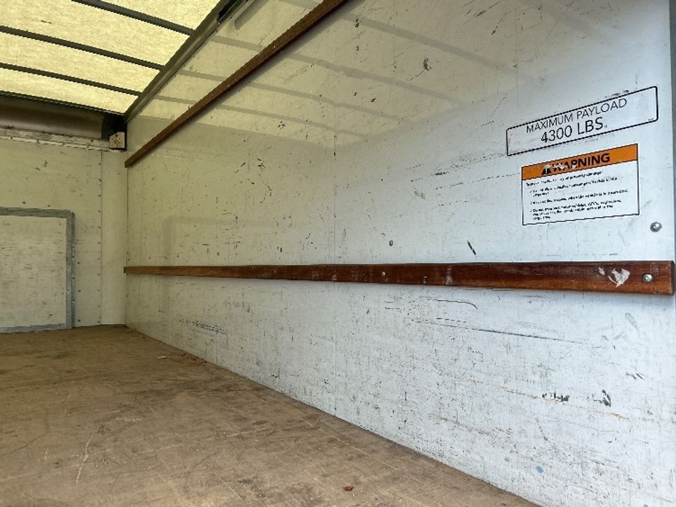 Light Duty Box Truck-Light and Medium Duty Trucks-Ford-2022-E350-Fresno-CA-80,847\n\t\tmiles-$ 32,000 - Image 11