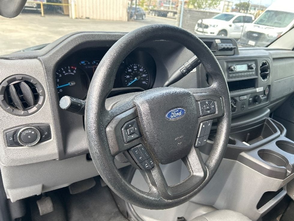 Light Duty Box Truck-Light and Medium Duty Trucks-Ford-2022-E350-Fresno-CA-80,847\n\t\tmiles-$ 32,000 - Image 16