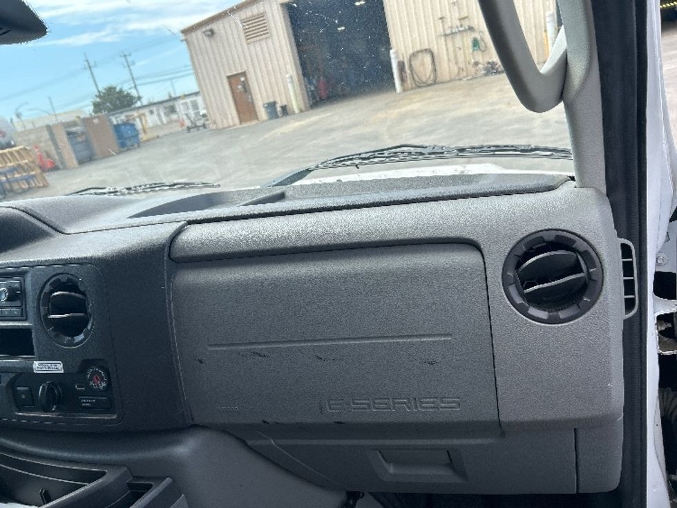 Light Duty Box Truck-Light and Medium Duty Trucks-Ford-2022-E350-Fresno-CA-80,847\n\t\tmiles-$ 32,000 - Image 20