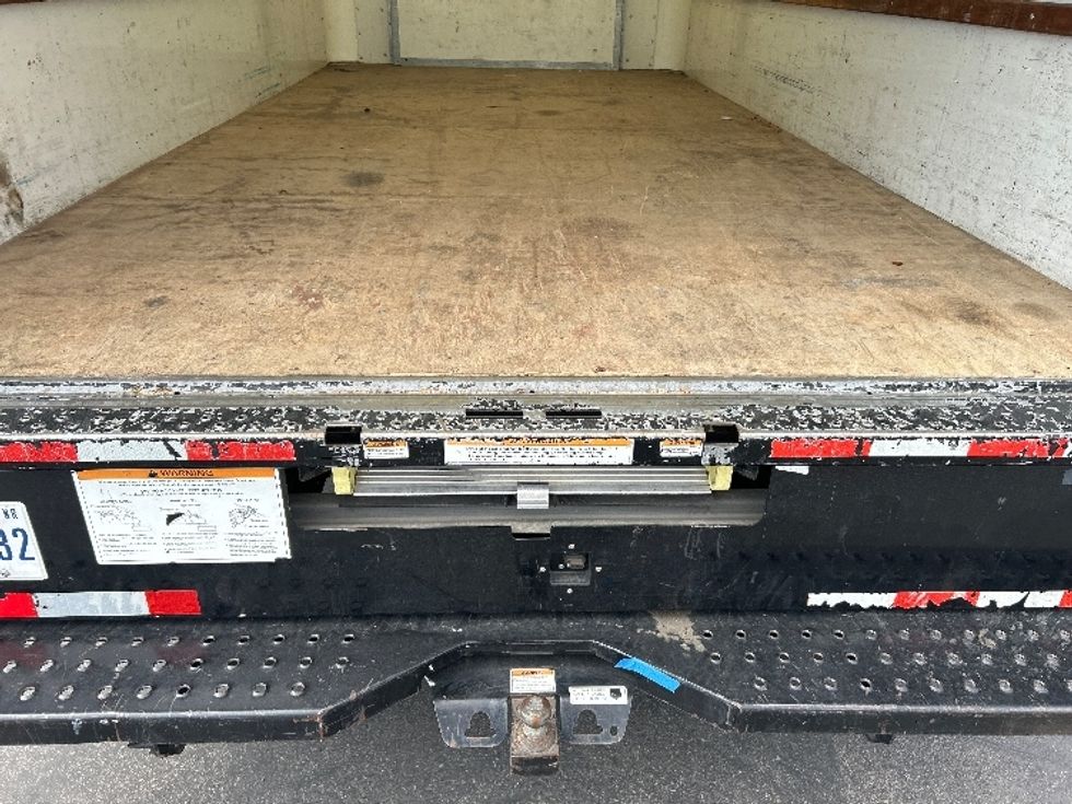 Light Duty Box Truck-Light and Medium Duty Trucks-Ford-2022-E350-Fresno-CA-80,847\n\t\tmiles-$ 32,000 - Image 9