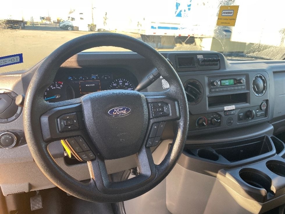 Light Duty Box Truck-Light and Medium Duty Trucks-Ford-2022-E350-Fresno-CA-82,663\n\t\tmiles-$ 37,000 - Image 16