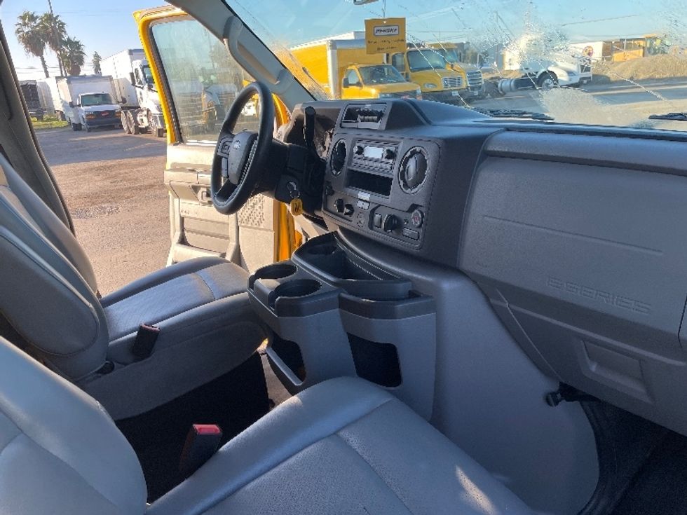 Light Duty Box Truck-Light and Medium Duty Trucks-Ford-2022-E350-Fresno-CA-82,663\n\t\tmiles-$ 37,000 - Image 20