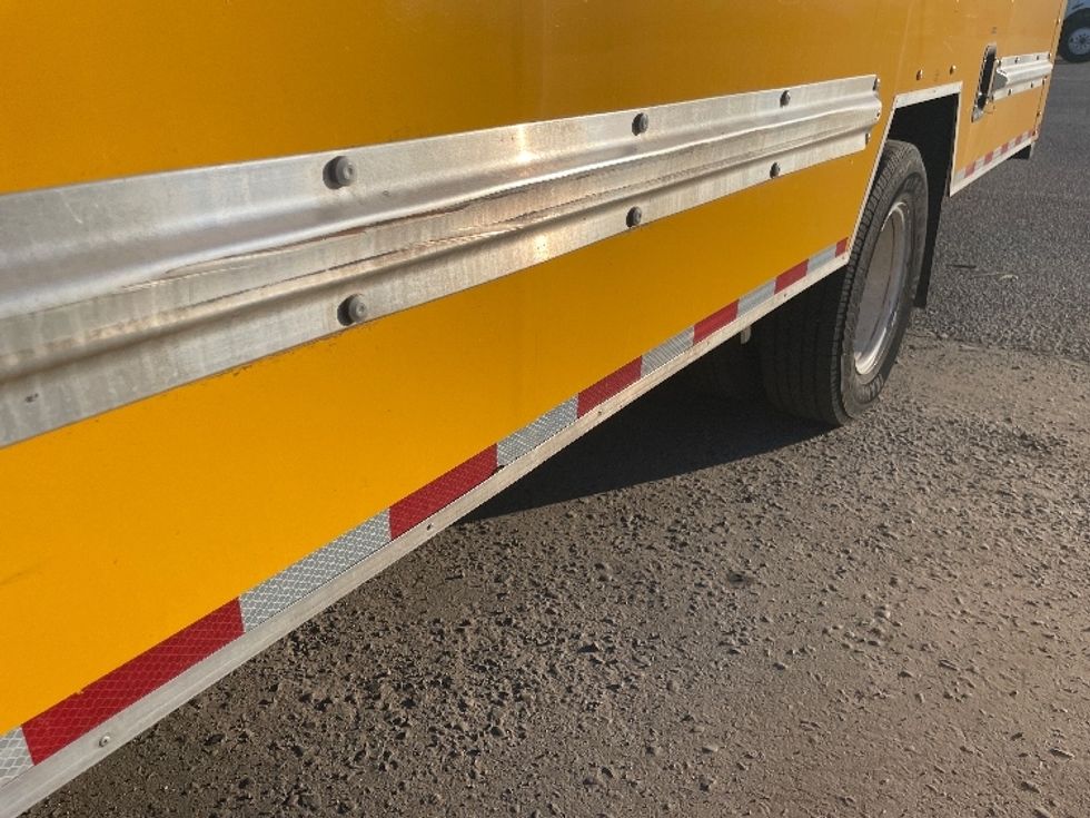 Light Duty Box Truck-Light and Medium Duty Trucks-Ford-2022-E350-Fresno-CA-82,663\n\t\tmiles-$ 37,000 - Image 23