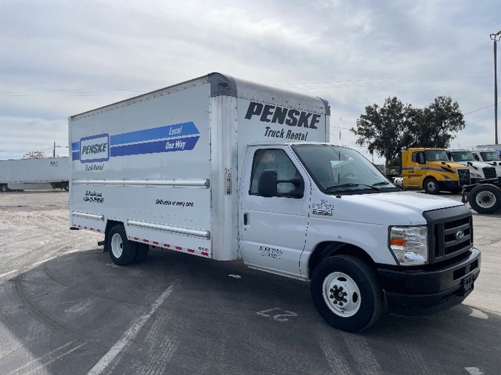Light Duty Box Truck-Light and Medium Duty Trucks-Ford-2022-E350-Fresno-CA-85,745\n\t\tmiles-$ 38,000 - Image 1
