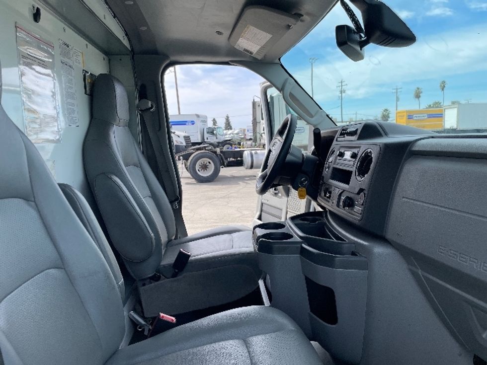 Light Duty Box Truck-Light and Medium Duty Trucks-Ford-2022-E350-Fresno-CA-85,745\n\t\tmiles-$ 38,000 - Image 20