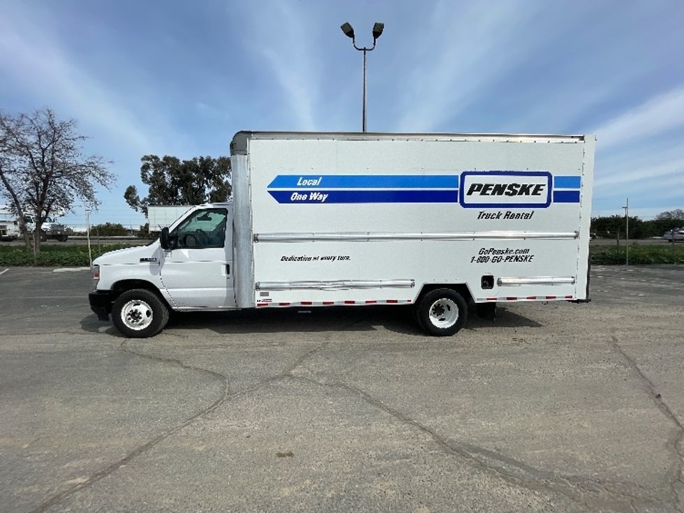 Light Duty Box Truck-Light and Medium Duty Trucks-Ford-2022-E350-Fresno-CA-85,745\n\t\tmiles-$ 38,000 - Image 4