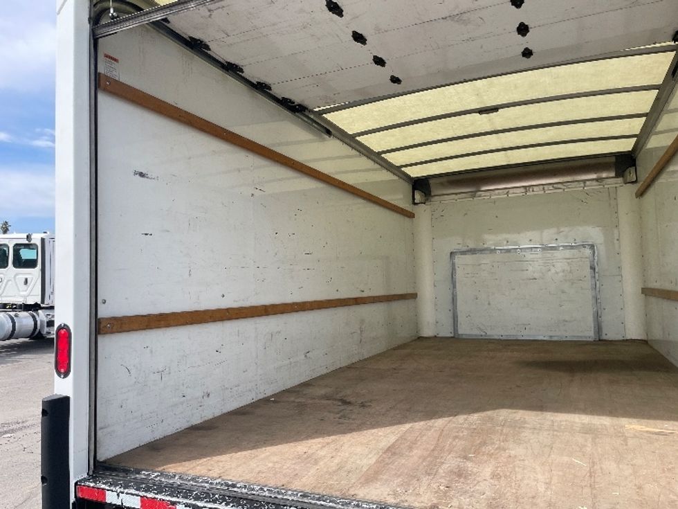 Light Duty Box Truck-Light and Medium Duty Trucks-Ford-2022-E350-Fresno-CA-85,745\n\t\tmiles-$ 38,000 - Image 9