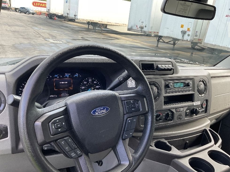 Light Duty Box Truck-Light and Medium Duty Trucks-Ford-2022-E350-Gahanna-OH-102,009\n\t\tmiles-$ 29,000 - Image 18