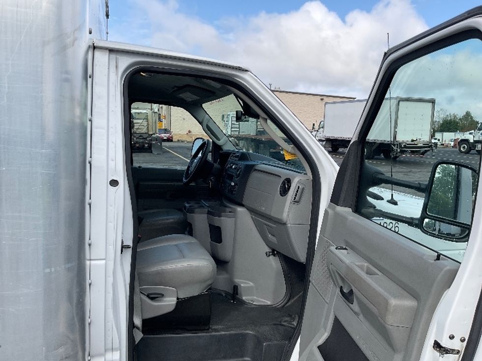 Light Duty Box Truck-Light and Medium Duty Trucks-Ford-2022-E350-Gahanna-OH-102,009\n\t\tmiles-$ 29,000 - Image 20