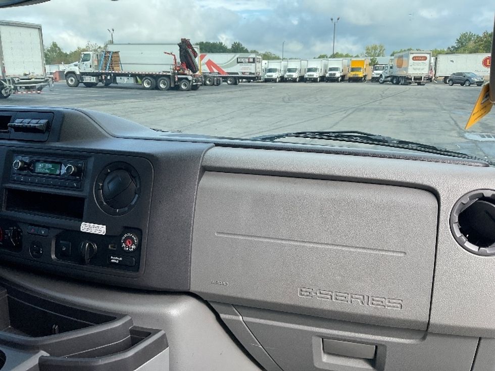 Light Duty Box Truck-Light and Medium Duty Trucks-Ford-2022-E350-Gahanna-OH-102,009\n\t\tmiles-$ 29,000 - Image 21