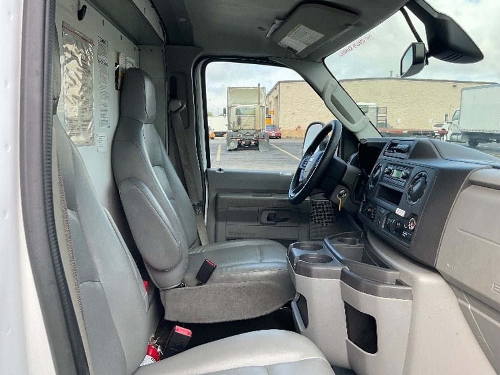 Light Duty Box Truck-Light and Medium Duty Trucks-Ford-2022-E350-Gahanna-OH-102,009\n\t\tmiles-$ 29,000 - Image 22