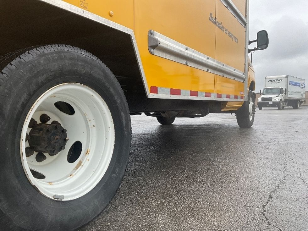 Light Duty Box Truck-Light and Medium Duty Trucks-Ford-2022-E350-Gahanna-OH-127,547\n\t\tmiles-$ 22,750 - Image 15