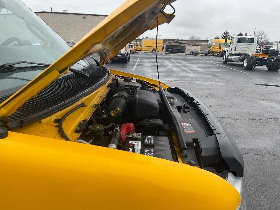 Light Duty Box Truck-Light and Medium Duty Trucks-Ford-2022-E350-Gahanna-OH-127,547\n\t\tmiles-$ 22,750 - Image 23