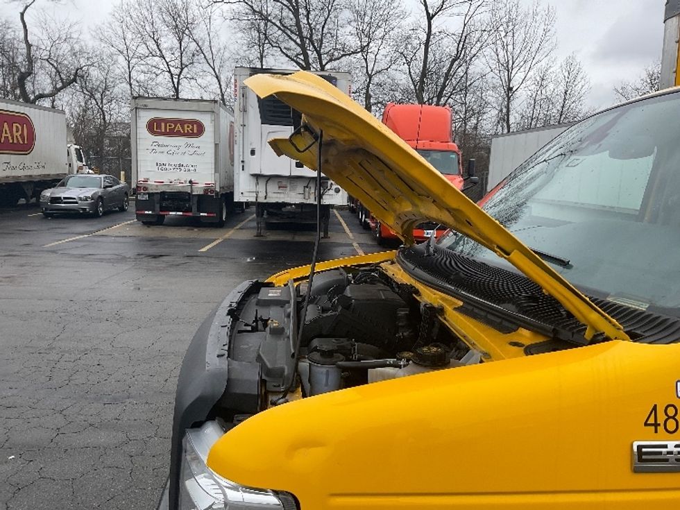 Light Duty Box Truck-Light and Medium Duty Trucks-Ford-2022-E350-Gahanna-OH-127,547\n\t\tmiles-$ 22,750 - Image 24