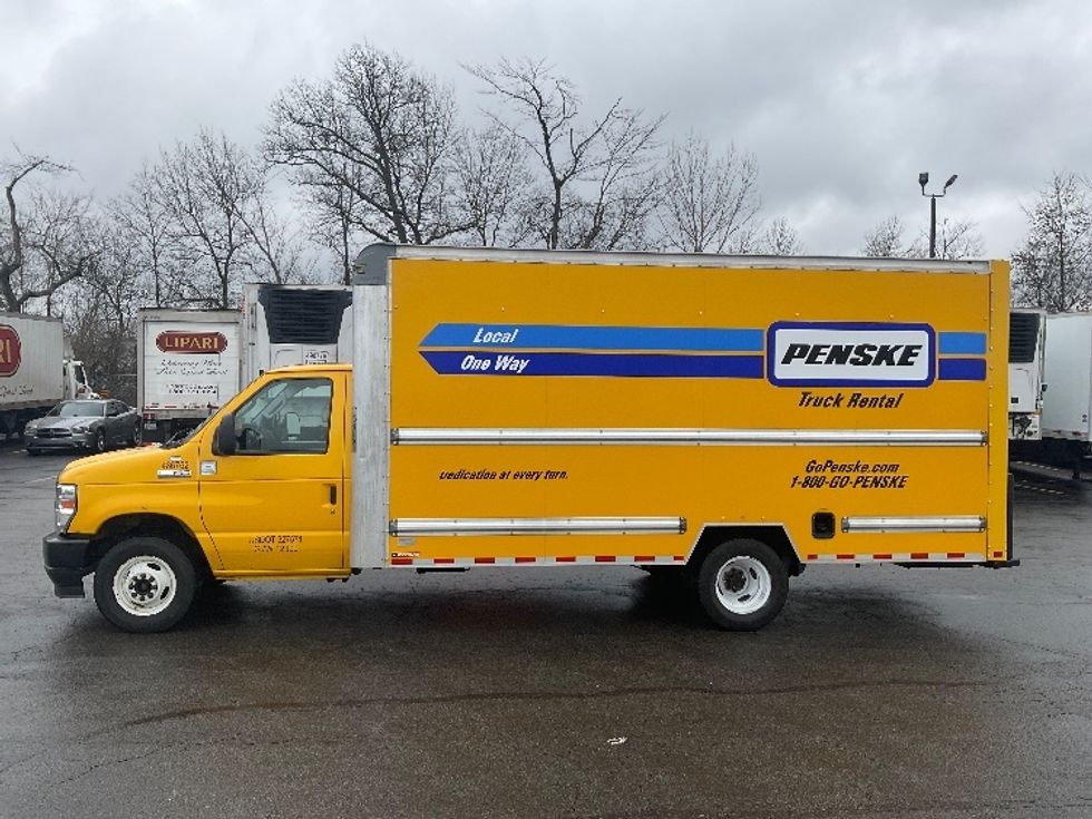 Light Duty Box Truck-Light and Medium Duty Trucks-Ford-2022-E350-Gahanna-OH-127,547\n\t\tmiles-$ 22,750 - Image 4