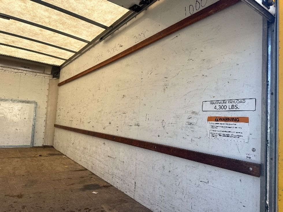 Light Duty Box Truck-Light and Medium Duty Trucks-Ford-2022-E350-Gahanna-OH-86,771\n\t\tmiles-$ 28,500 - Image 12