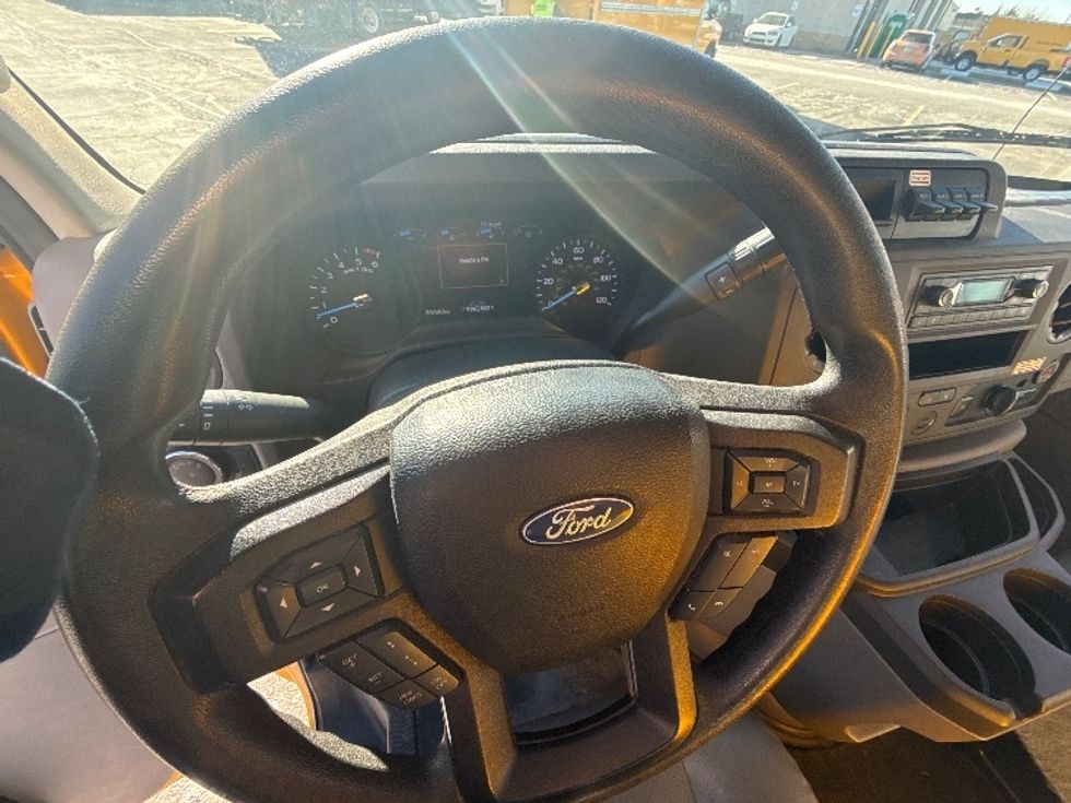 Light Duty Box Truck-Light and Medium Duty Trucks-Ford-2022-E350-Gahanna-OH-86,771\n\t\tmiles-$ 28,500 - Image 17