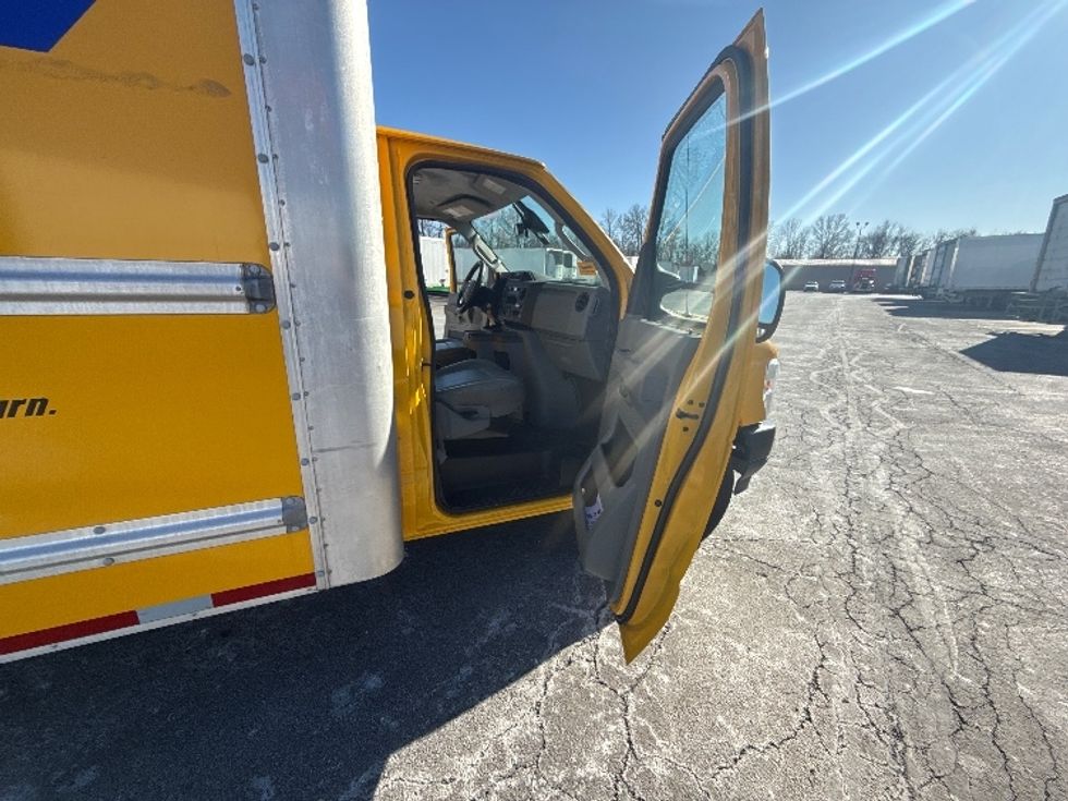 Light Duty Box Truck-Light and Medium Duty Trucks-Ford-2022-E350-Gahanna-OH-86,771\n\t\tmiles-$ 28,500 - Image 20