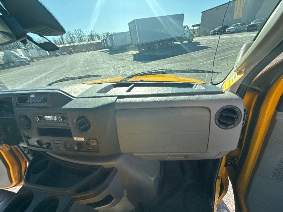 Light Duty Box Truck-Light and Medium Duty Trucks-Ford-2022-E350-Gahanna-OH-86,771\n\t\tmiles-$ 28,500 - Image 21